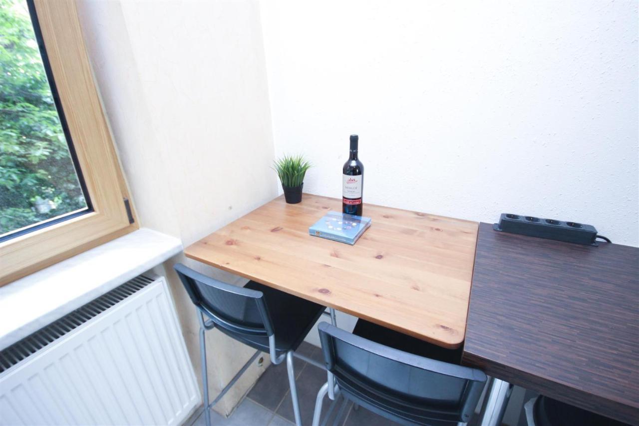 Apartment Alfa Mitte 2 City-lage Berliner Platz Balkon Netflix Kueche Wm L 2br 5 Beds 6 People L Fully Equipped Kitchen & Bathroom Stuttgart