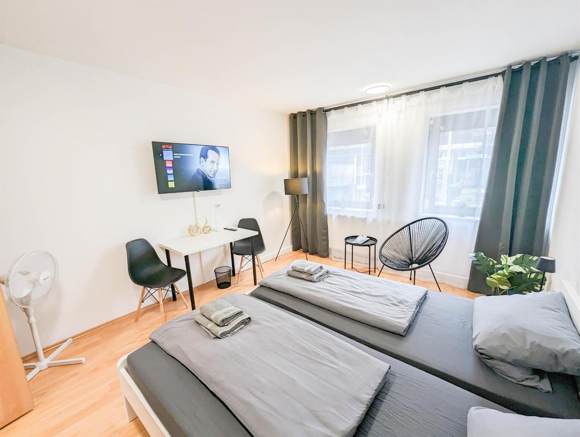Alfa Mitte 2 City-lage Berliner Platz Balkon Netflix Kueche Wm L 2br 5 Beds 6 People L Fully Equipped Kitchen & Bathroom Apartment *