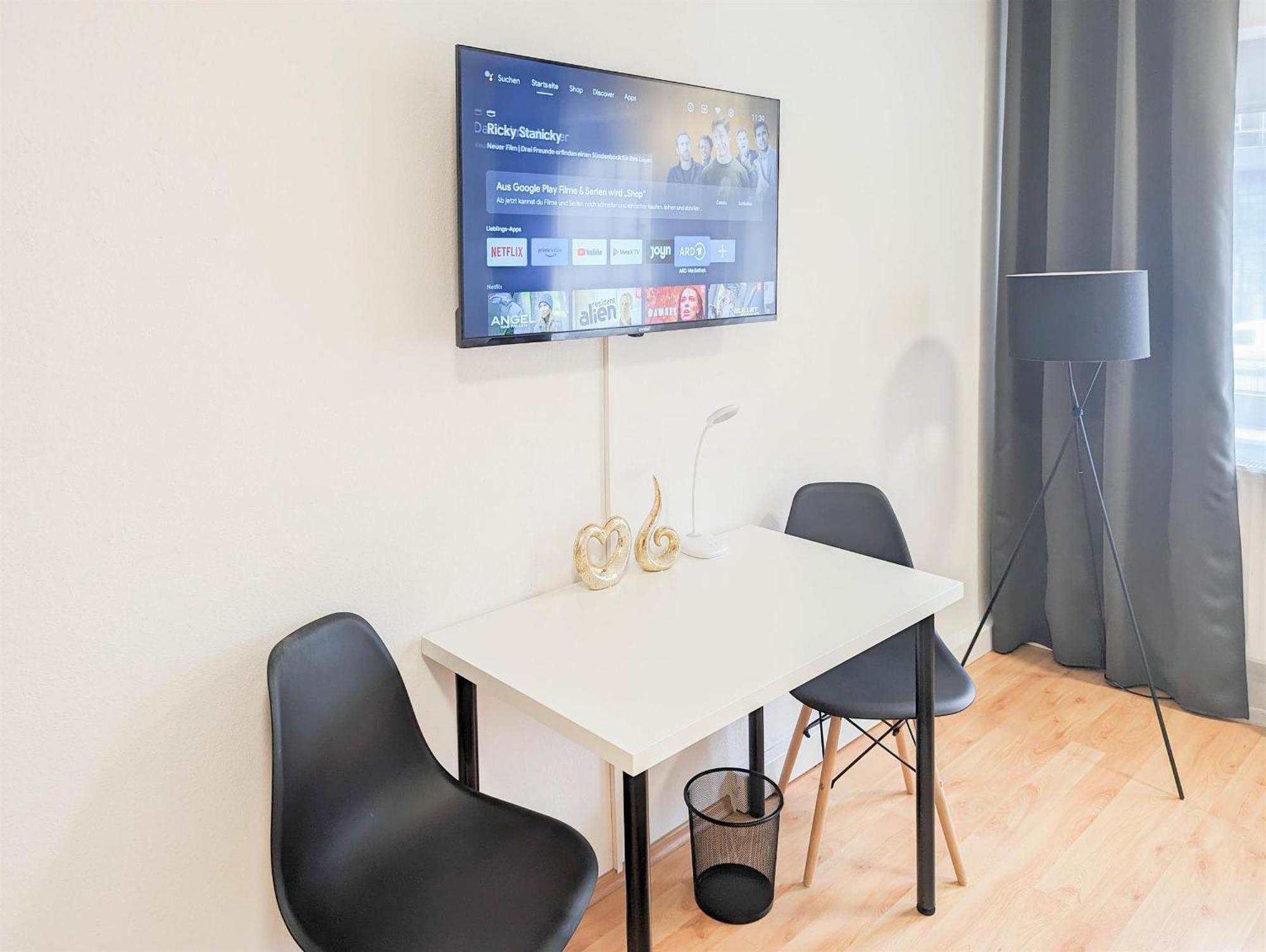 Alfa Mitte 2 City-lage Berliner Platz Balkon Netflix Kueche Wm L 2br 5 Beds 6 People L Fully Equipped Kitchen & Bathroom Apartment Stuttgart
