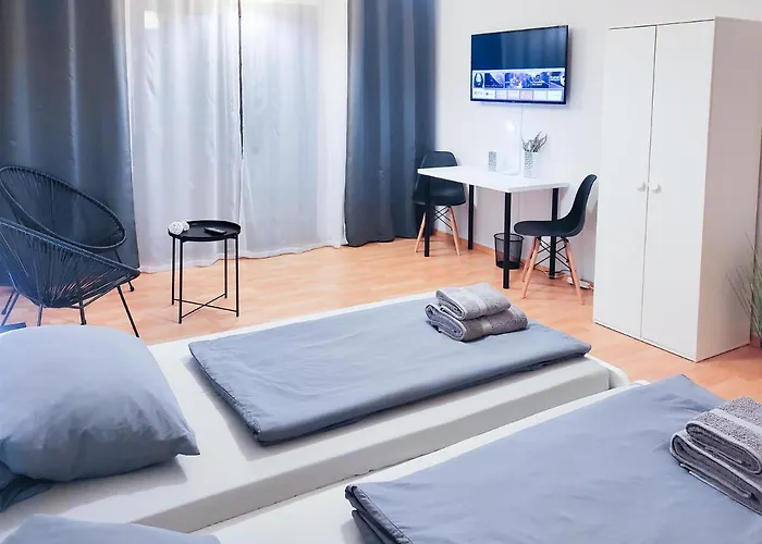 Alfa Apartment Stuttgart Mitte 2 Zimmer City-Lage Berliner Platz Balkon Netflix Kueche Wm L 2Br 5 Beds 6 People L Fully Equipped Kitchen & Bathroom